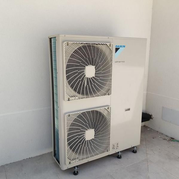 Aerotermia daikin altherma unidad exterior 11 kw