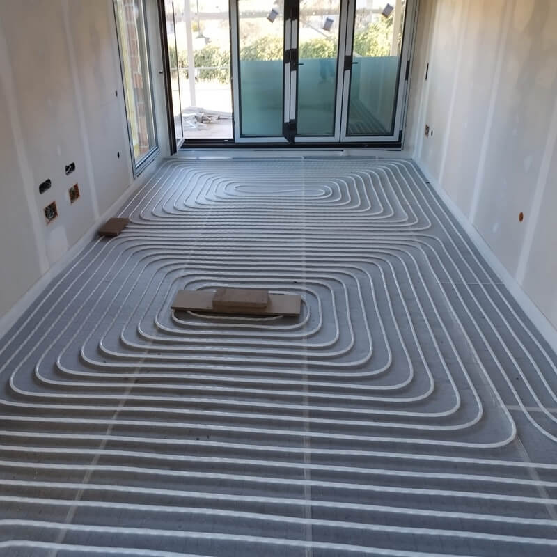 Suelo radiante con plancha lisa autoadhesiva polytherm Ris Ras