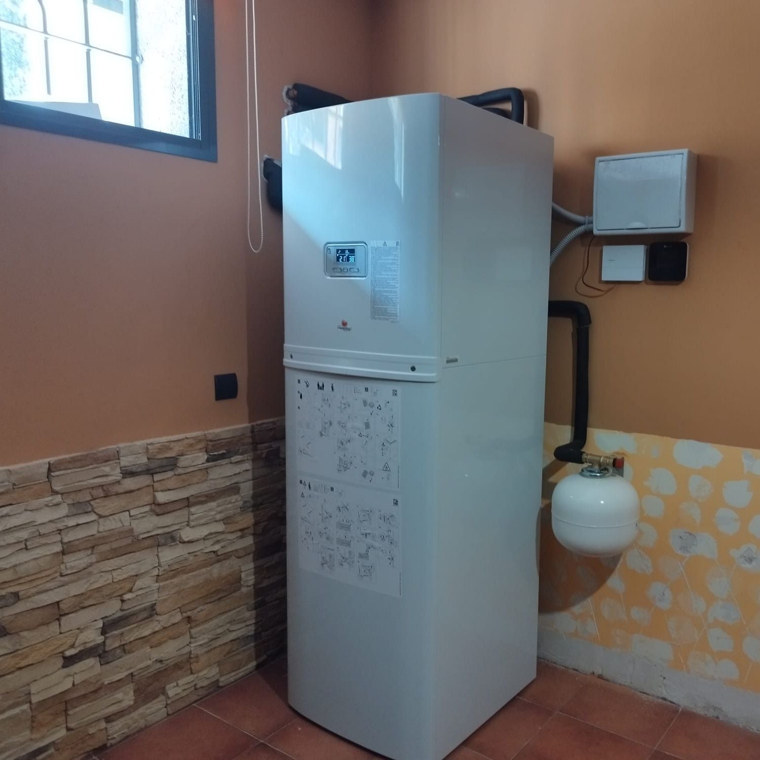 Aerotermia Saunier duval genia set max 12 kw